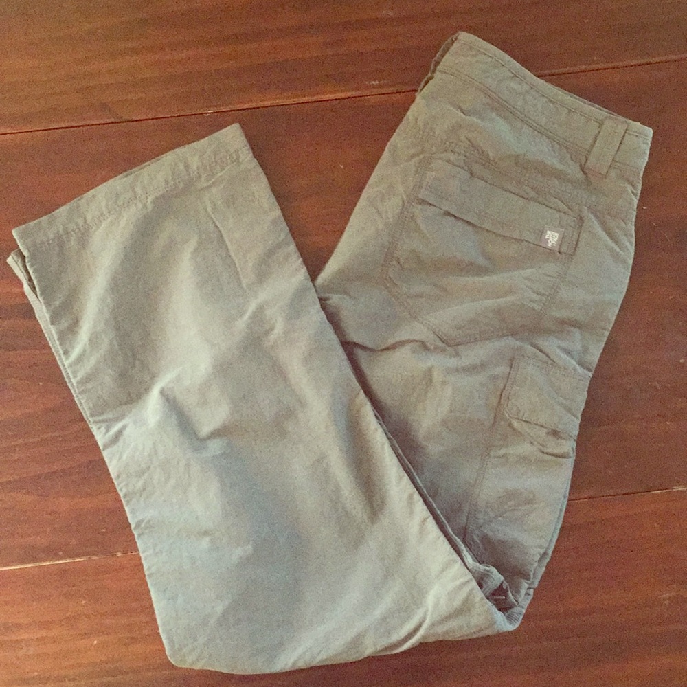 NWOT North Face 30(short) pants/shorts.